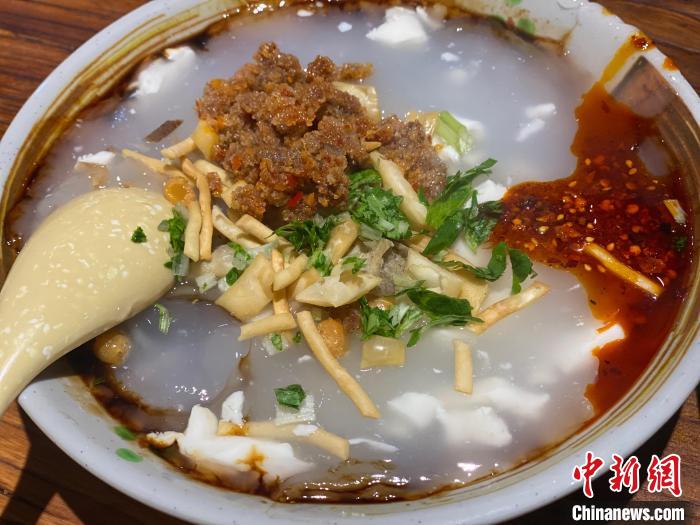 圖為明媛熙拍攝的樂(lè)山美食圖片?！∈茉L者供圖