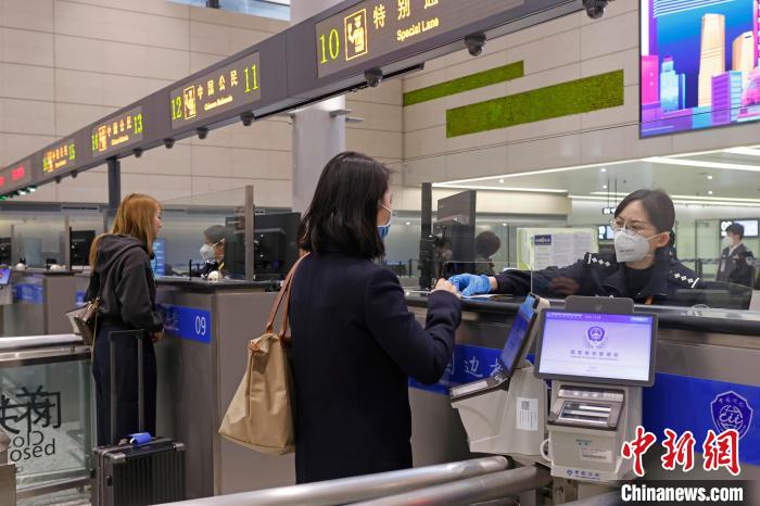上海虹橋機場國際、港澳臺航線復(fù)航滿月客流穩(wěn)中有升