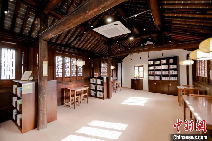 我嘉書房(工業(yè)區(qū)·印氏住宅)。　嘉定區(qū)圖書館 嘉定工業(yè)區(qū)文化體育服務(wù)中心 供圖