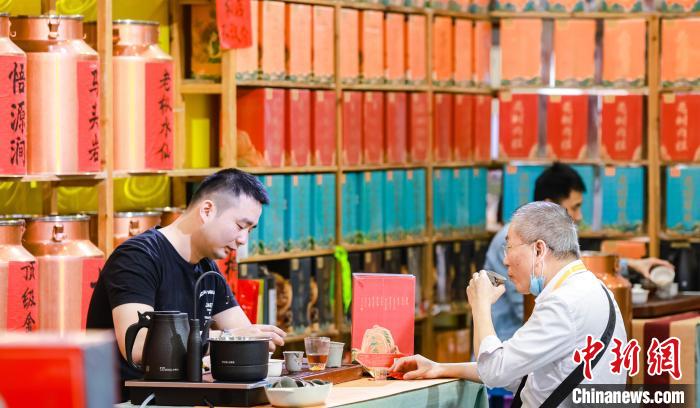 茶博會現(xiàn)場?！B門金泓信供圖