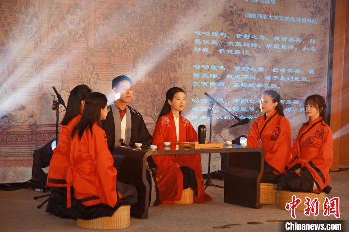 2023年閩南詩歌節(jié)開幕式暨詩歌朗誦會現(xiàn)場?！￠}南師范大學供圖