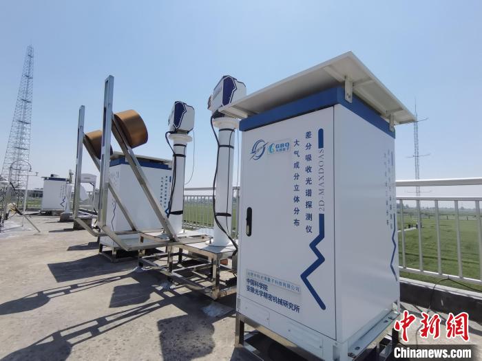 壽縣國家氣候觀象臺內(nèi)各種觀測設備?！侨?攝