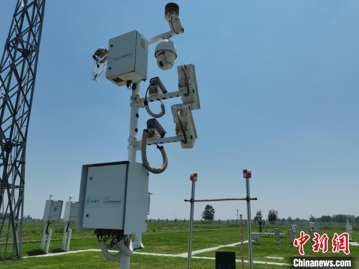 壽縣國家氣候觀象臺內(nèi)各種觀測設備。　吳然 攝