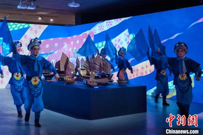 沉浸式演出拉開“博物館、可持續(xù)性與美好生活”泉州系列活動(dòng)帷幕?！O虹 攝