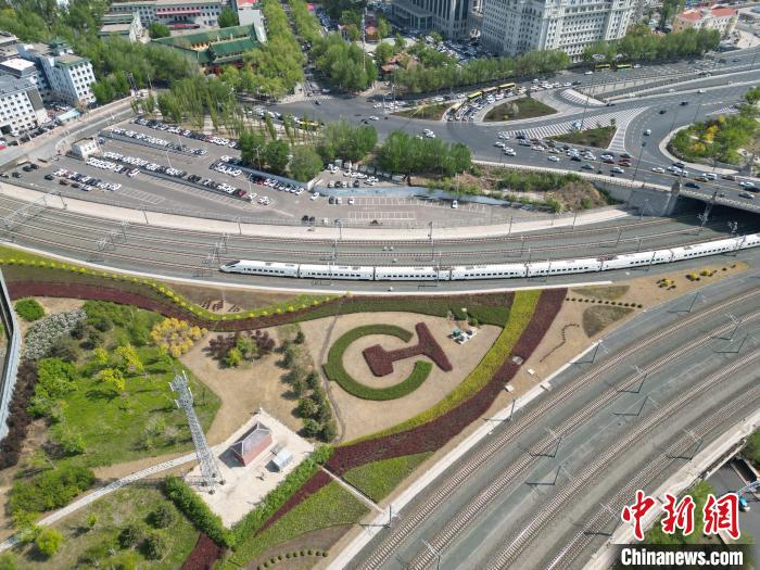 哈鐵管轄高鐵動(dòng)車組。　杜宗強(qiáng) 攝