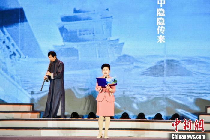 詩歌朗誦現(xiàn)場?！⊥]宣傳部 供圖