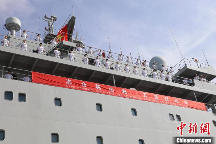 圖為戚繼光艦抵達(dá)越南進(jìn)行友好訪問?！O一 攝