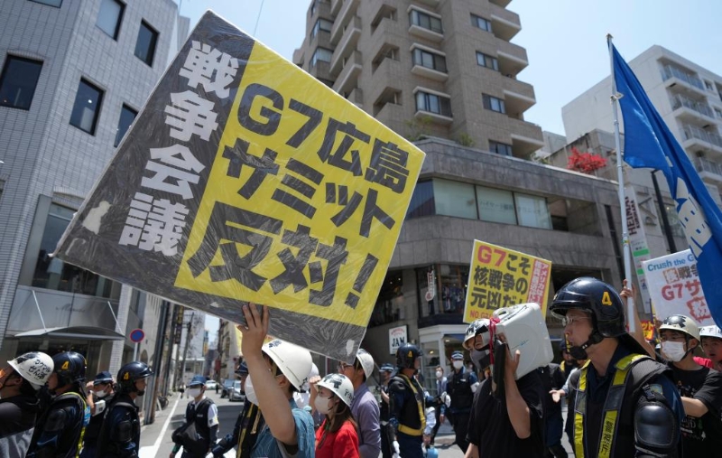 5月21日，民眾在日本廣島游行抗議七國(guó)集團(tuán)峰會(huì)。新華社記者張笑宇攝