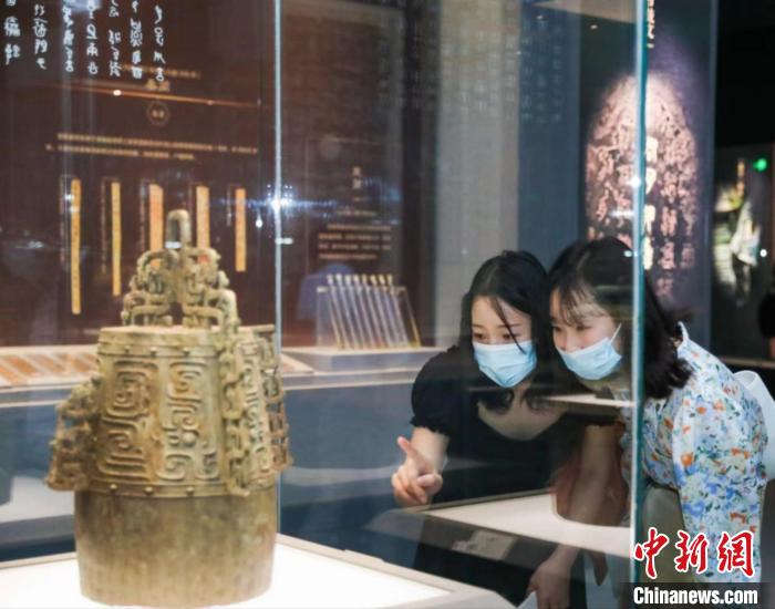 展覽集中表現(xiàn)漢字的肇始源流、發(fā)展演變、內(nèi)在力量與悠長(zhǎng)意蘊(yùn)等?！》钯t區(qū)新聞辦供圖