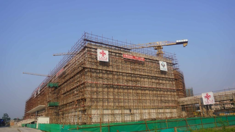 這是2023年5月23日在剛果（金）首都金沙薩拍攝的由中國援建的中部非洲文化藝術(shù)中心項目施工現(xiàn)場。