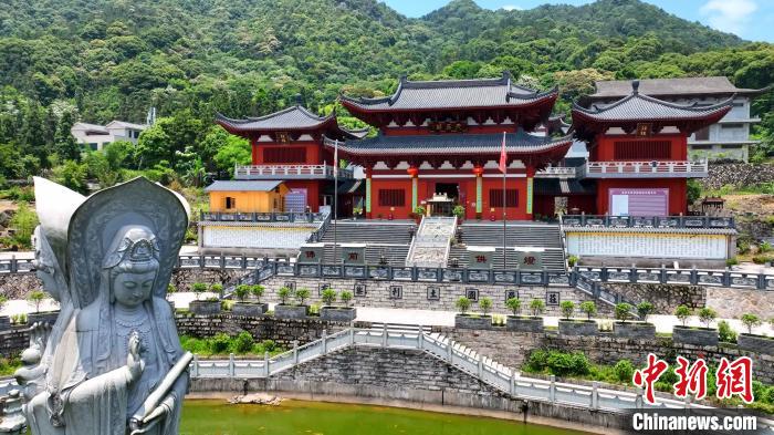 圖為金貝寺。　余汕康 攝