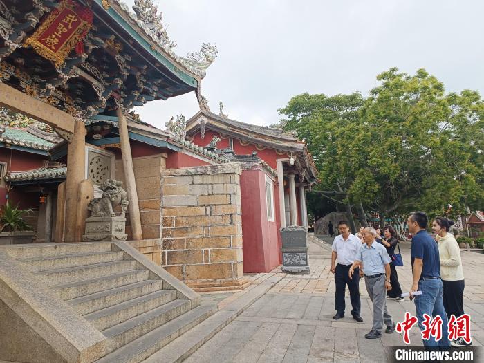 林政則首次參訪東山關(guān)帝廟，該廟是臺(tái)灣眾多關(guān)帝廟的香緣祖廟?！×握涿?攝