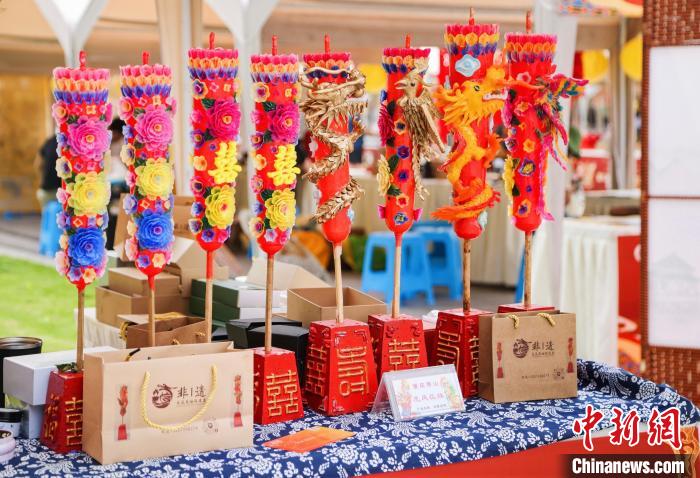 圖為重慶非遺——秀山龍鳳花燭?！≈貞c市文旅委供圖