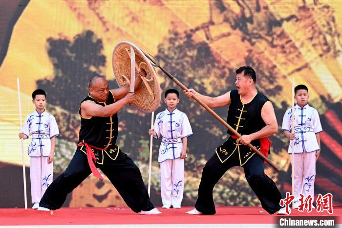 武術(shù)非遺表演?！埥鸫?攝