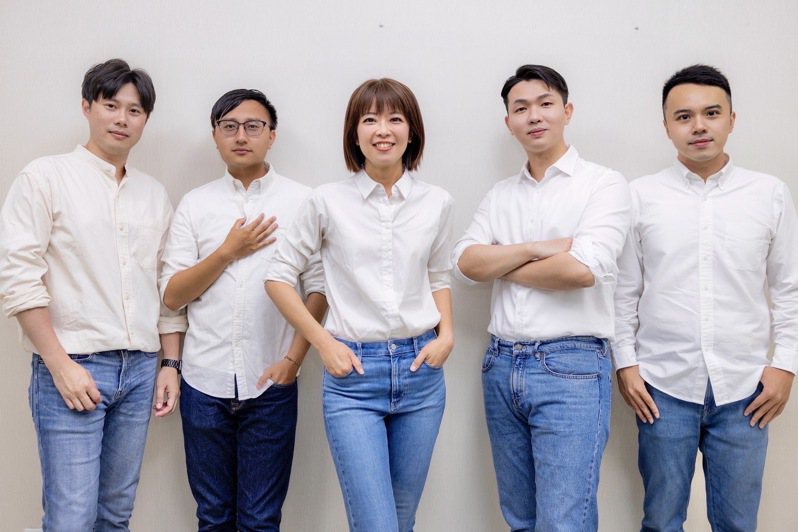 侯友宜競(jìng)選工作室公布首波發(fā)言團(tuán)隊(duì)成員，由左至右為王敏旭、陳柏翰、江怡臻、呂家愷、吳亮賢。(圖片來(lái)源：侯友宜競(jìng)選辦公室).jpg