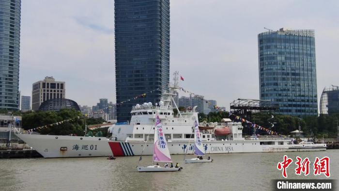 海事巡航救助船“海巡01”輪?？繃痛a頭，向公眾免費開放?！≈烨镬戆?攝