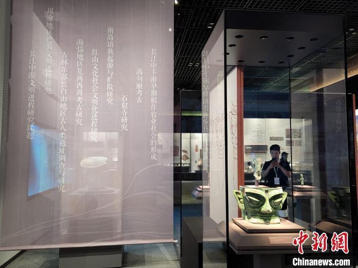 記者探訪展覽現(xiàn)場?！≮w曉 攝