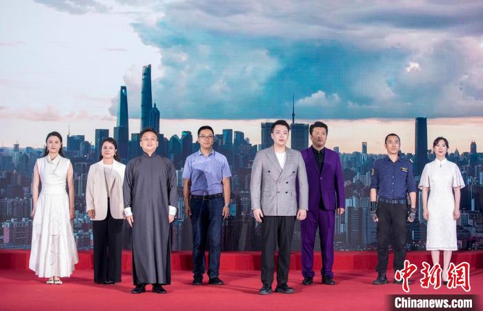 新的社會階層人士代表表演情景劇《關于上海的100件美妙小事》?！∩虾Ｊ形y戰(zhàn)部供圖