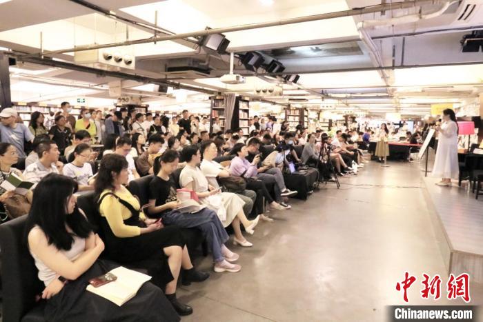 專題講座現(xiàn)場?！∧暇┫蠕h書店供圖