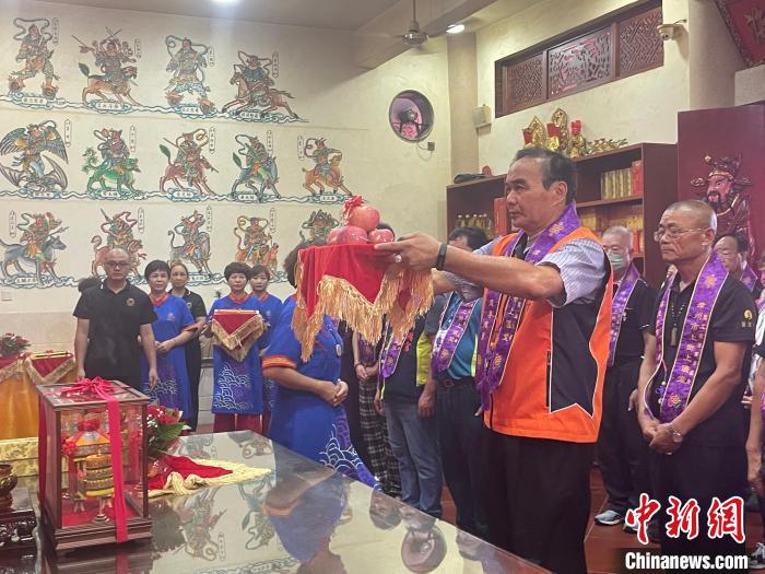 兩岸媽祖信眾祭祀媽祖。　龍文區(qū)委臺港澳辦供圖