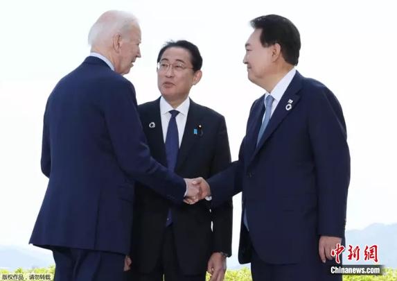 當(dāng)?shù)貢r(shí)間2023年5月21日，美日韓三國領(lǐng)導(dǎo)人在日本廣島G7峰會(huì)期間會(huì)面。
