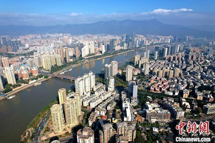  資料圖：城市高樓林立。 <a target='_blank' href='/'>中新社</a>記者 王東明 攝
