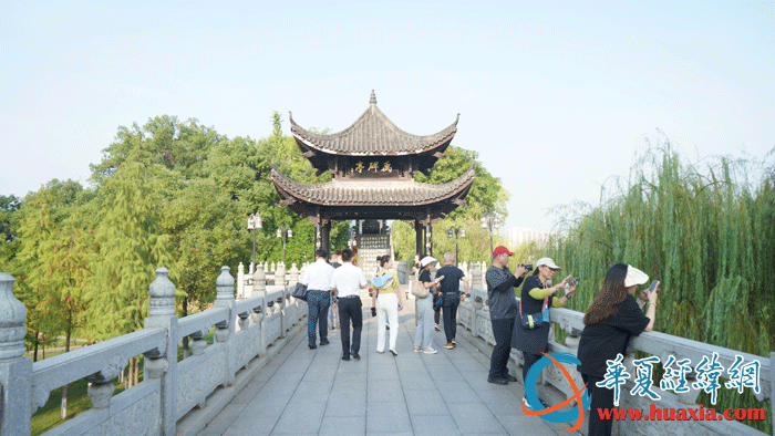 兩岸媒體人參訪石鼓書院。（攝影：虞鷹）