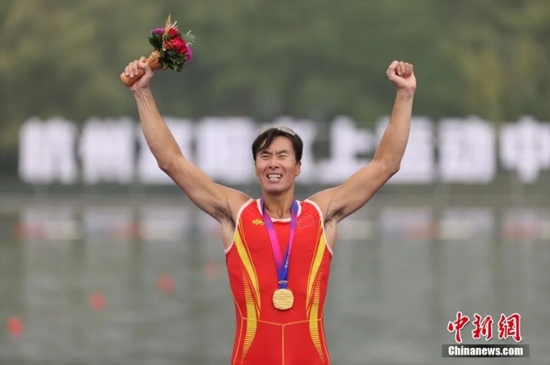 圖為張亮慶祝勝利。<a target='_blank' href='/'>中新社</a>記者 湯彥俊 攝