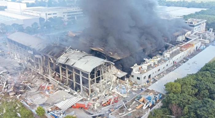 9月22日，臺(tái)灣屏東一高爾夫球工廠發(fā)生火災(zāi)爆炸事故。 圖片來源：臺(tái)灣《聯(lián)合報(bào)》