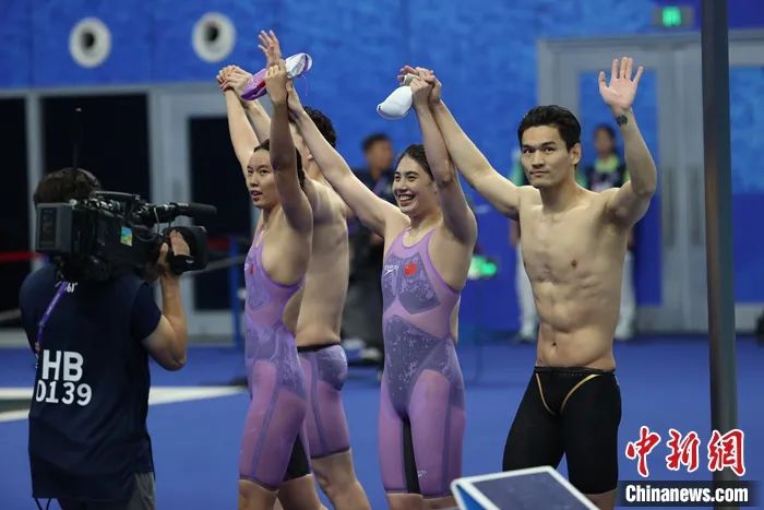 圖為中國隊慶祝勝利。<a target='_blank' href='/'>中新社</a>記者 湯彥俊 攝
