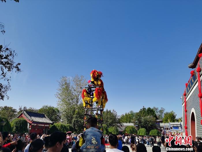 吳橋雜技表演。<a target='_blank' href='/' >中新網(wǎng)</a>記者 李金磊 攝