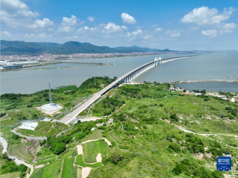 福廈高鐵湄洲灣跨海大橋（9月19日攝，無人機(jī)照片）。新華社記者 姜克紅 攝
