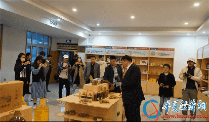 兩岸媒體人商南縣了解現代農業(yè)發(fā)展情況