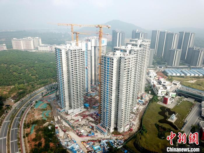 廣州一在建樓盤。 范少鵬 攝