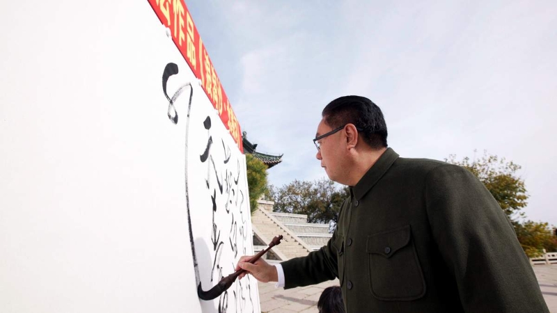 6孔維陽現(xiàn)場(chǎng)創(chuàng)作.jpg