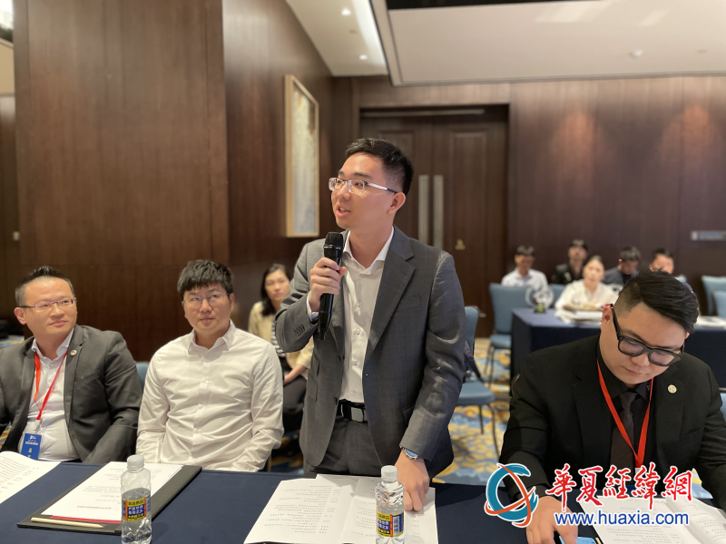 臺(tái)灣青年分別做自我介紹和分享。（攝影 李昕）