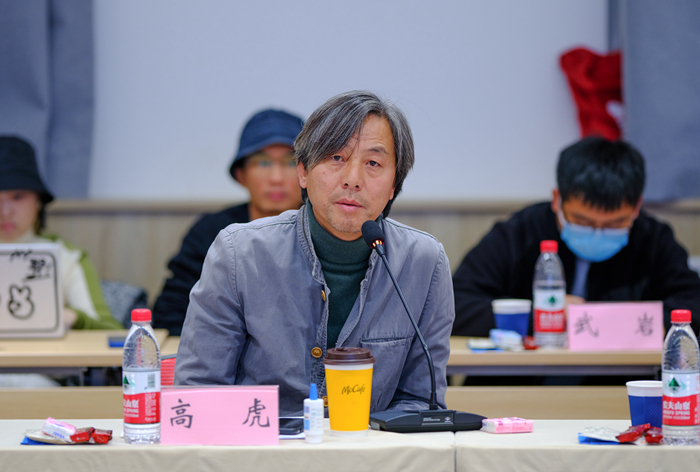 電影《好像也沒(méi)那么熱血沸騰》導(dǎo)演高虎。來(lái)源：主辦方供圖