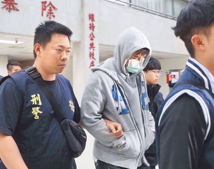 柯旻豪（中）遭羈押禁見。（臺(tái)灣“中時(shí)新聞網(wǎng)”資料照）.png