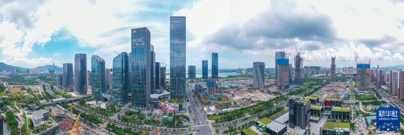 粵港澳統(tǒng)計部門日前相繼公布2022年經(jīng)濟數(shù)據(jù)。數(shù)據(jù)顯示，2022年粵港澳大灣區(qū)經(jīng)濟總量超13萬億元人民幣，綜合實力顯著增強，朝著建成國際一流灣區(qū)和世界級城市群的既定目標加速前進。
