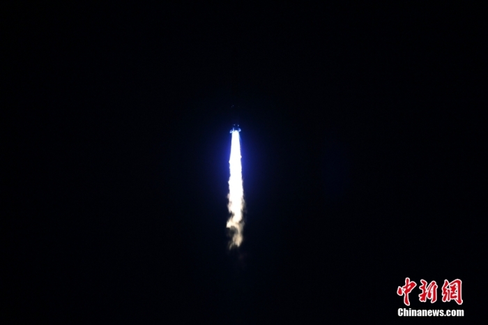 朱雀二號(hào)遙三運(yùn)載火箭發(fā)射成功。汪江波 攝