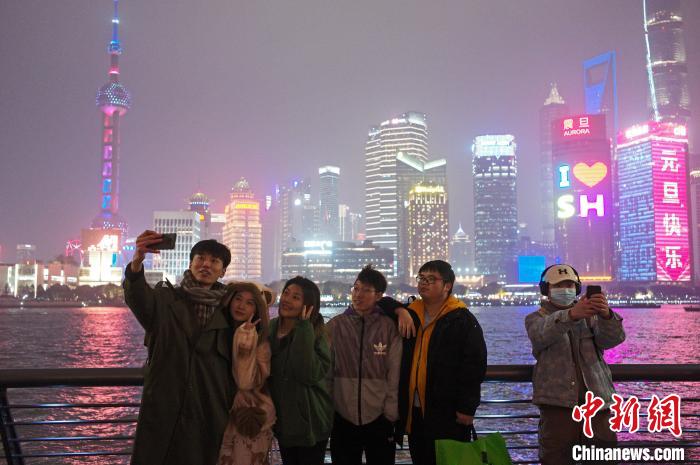 上海：民眾在游樂消費、文化體驗、擁抱自然中開啟新的一年