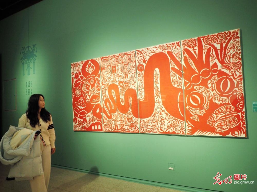 “紙上天裁——中國(guó)美術(shù)館藏剪紙藝術(shù)展”在京舉辦