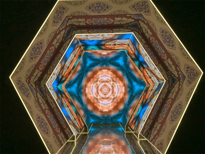 中國(guó)國(guó)家博物館“華彩萬(wàn)象——石窟藝術(shù)沉浸體驗(yàn)”現(xiàn)場(chǎng)。人民網(wǎng)記者 韋衍行攝