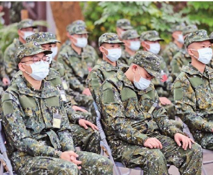 “薪水太低”、“浪費(fèi)時(shí)間”……臺軍1年制義務(wù)役上路怨聲載道！_1706240943805