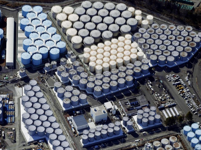 這是2021年2月13日拍攝的日本福島第一核電站核污水儲(chǔ)水罐。新華社 共同社