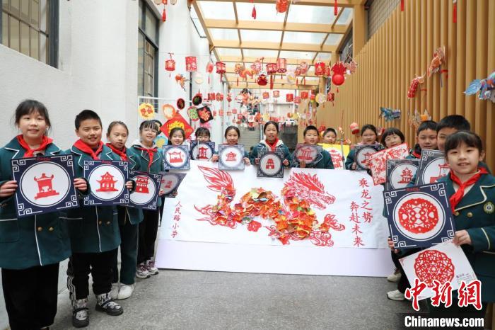 剪紙龍、舞金龍、越龍門湖南衡陽學(xué)子開學(xué)第一課“龍”重啟航