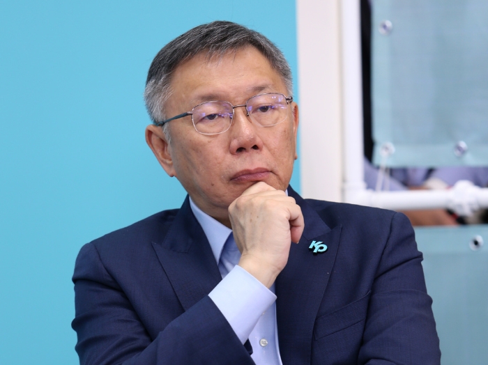 柯文哲滿意度“雪崩式”暴跌 最新民調超意外_1710294915618