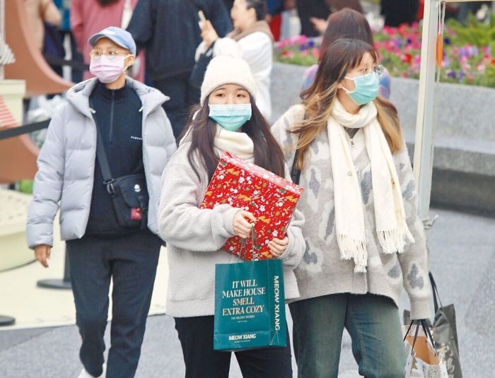 冷氣團仍持續(xù)影，各地天氣寒冷。（本報資料照片）