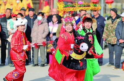 火“出圈”后，傳統(tǒng)民俗如何“長紅”