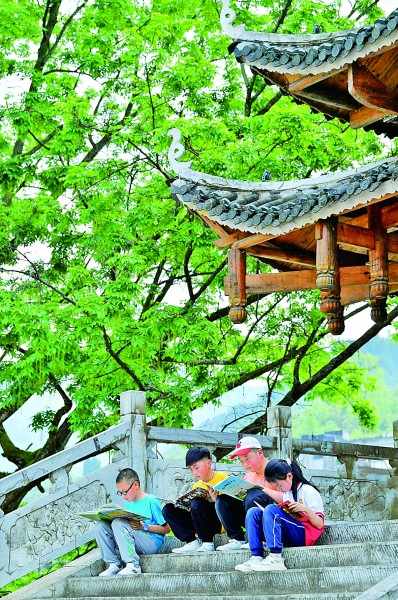 春日，攜一卷泛黃的書回家——古舊書市煥發(fā)新機(jī)